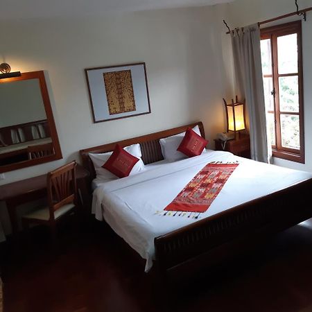 Avilla Phasouk Hotel Vientiane Bagian luar foto