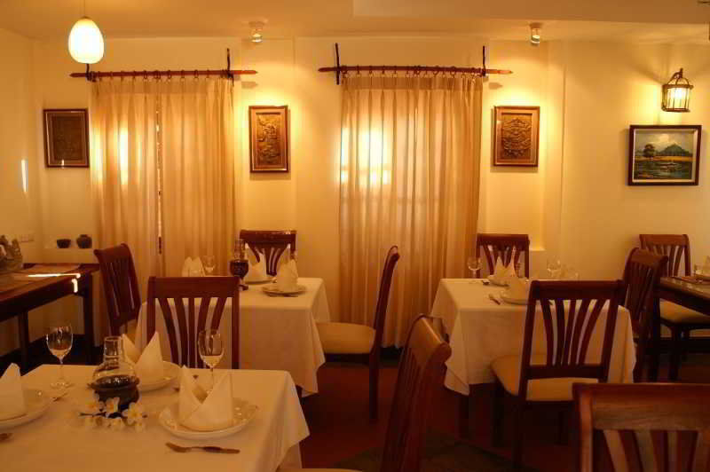 Avilla Phasouk Hotel Vientiane Bagian luar foto