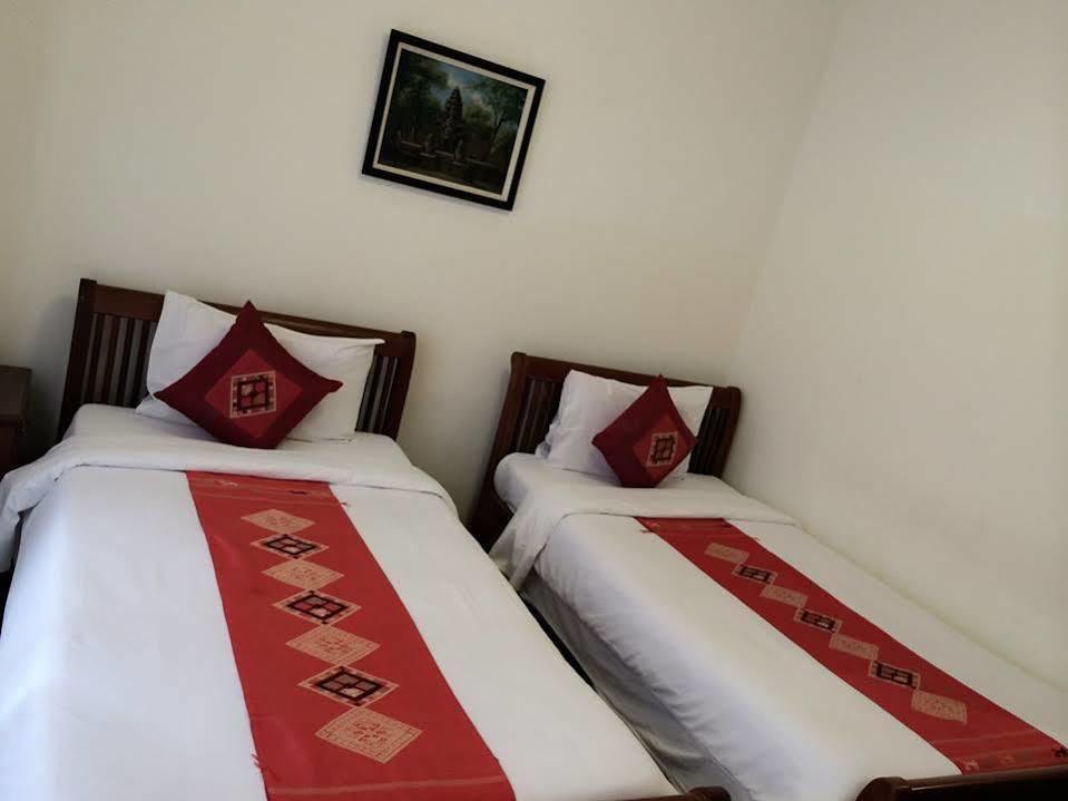Avilla Phasouk Hotel Vientiane Bagian luar foto