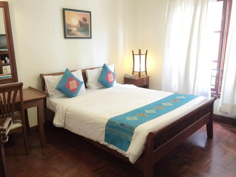 Avilla Phasouk Hotel Vientiane Bagian luar foto