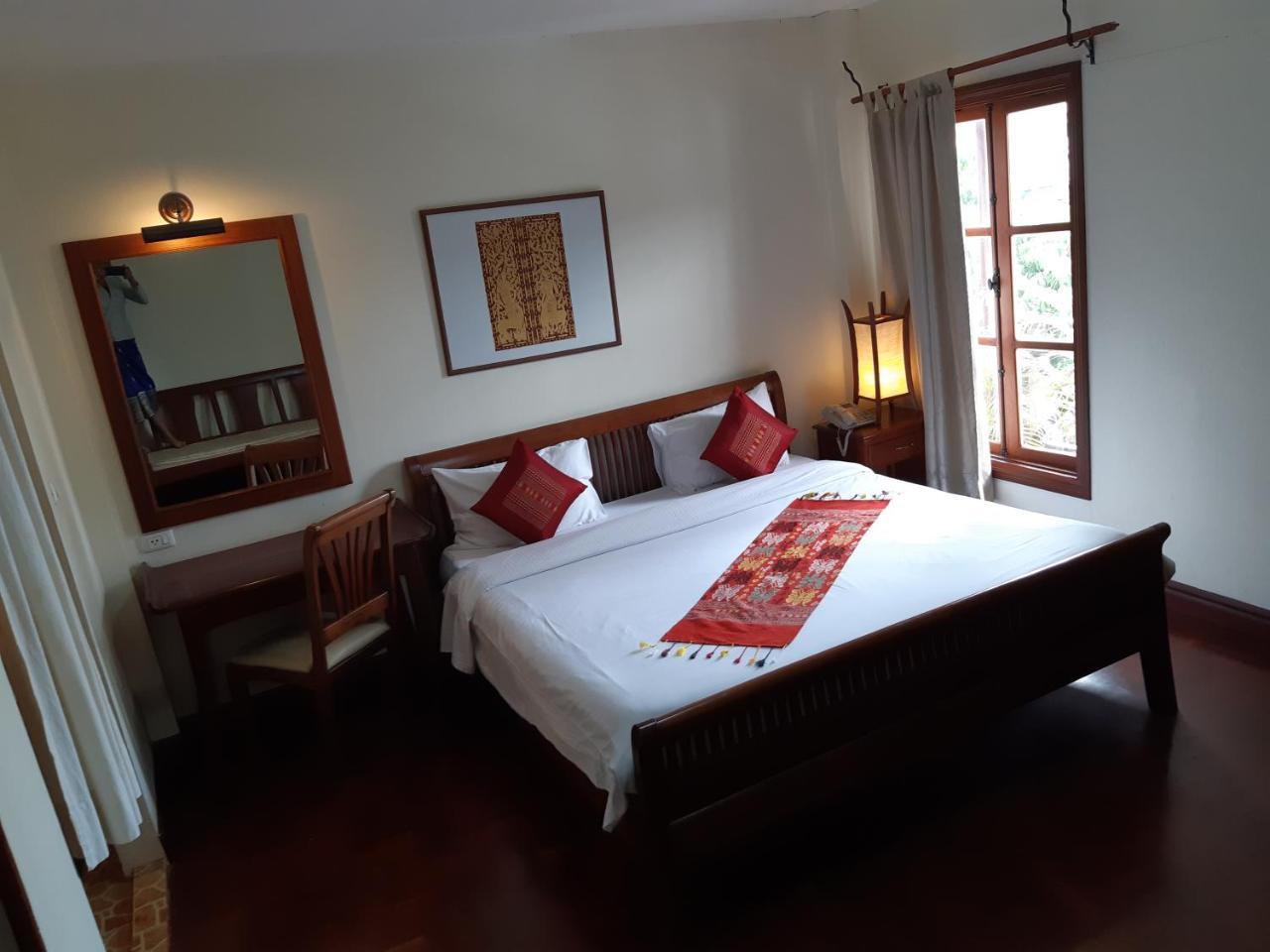 Avilla Phasouk Hotel Vientiane Bagian luar foto