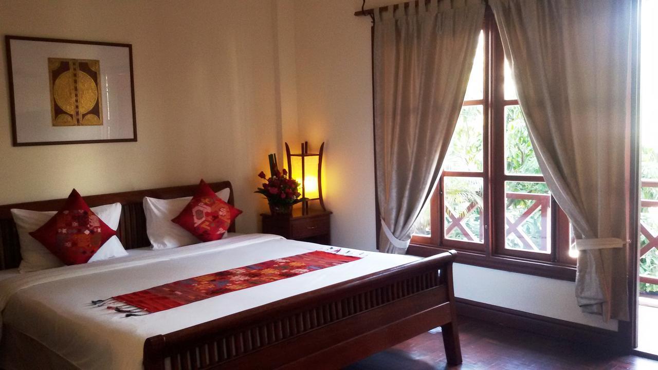 Avilla Phasouk Hotel Vientiane Bagian luar foto