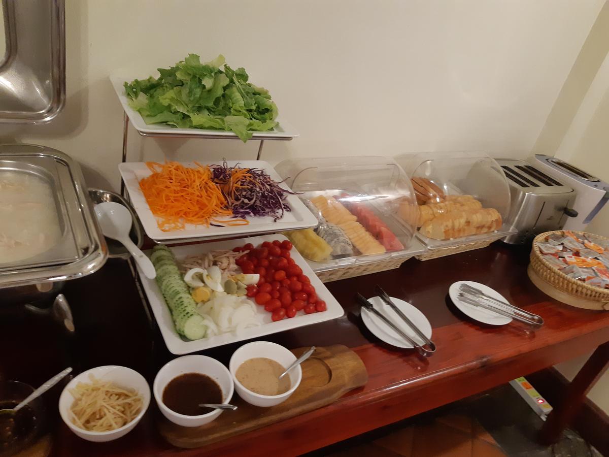 Avilla Phasouk Hotel Vientiane Bagian luar foto